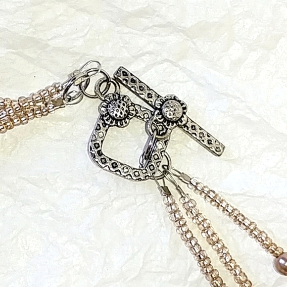 CHAMPAGNE BEIGE PEARL NECKLACE 3 STRAND - Picture 4 of 4